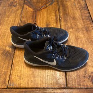 Women's Nike Tennis Shoes